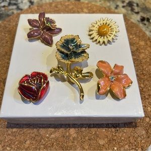 Vintage Joan Rivers Pin Brooch with Five Interchangeable Enamel Flowers